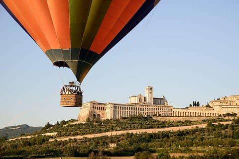 Hot Air Balloon Flight with Brunch + Assisi guided tour