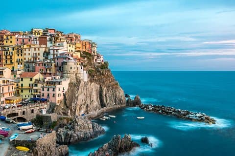 Da Milano: gita guidata di un'intera giornata alle Cinque Terre con crociera