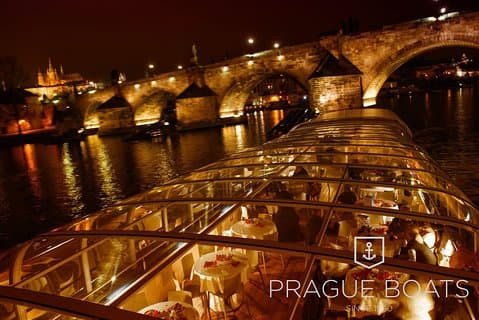 Cruzeiro de jantar de 3 horas em barcos de Praga