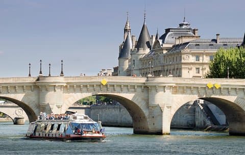 Excursão a Paris com almoço na Torre Eiffel e cruzeiro pelo rio Sena