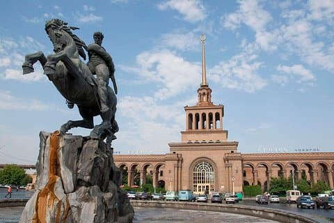 Privater Transfer von / nach Tiflis-Eriwan