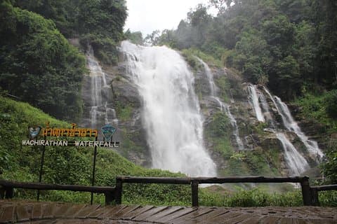 ¡Fantástico! Famoso recorrido por el parque nacional Doi Inthanon con caminata de 2 horas