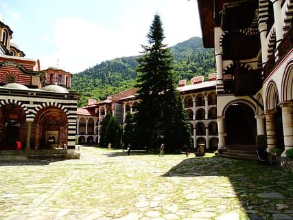Monasterio de Rila e iglesia de Boyana con almuerzo
