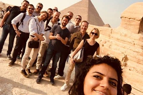 Les pyramides de Gizeh et la pyramide à degrés de Saqqarah