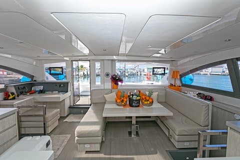 St Maarten Luxury Catamaran Full-Day Group Charter