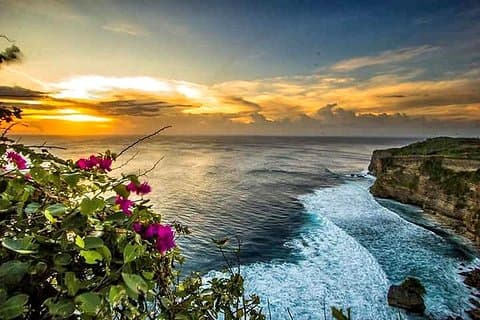 Excursion d'une demi-journée à Bali - Coucher de soleil sur le temple Uluwatu, danse du feu Kecak, dîner Jimbaran