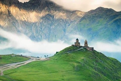 Kazbegi-Gudauri-Ananuri -Jvari-klooster van Tbilisi
