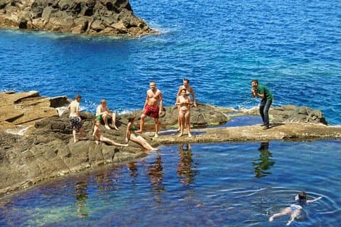 Paisajes del noroeste, UNESCO y piscinas volcánicas. Experiencia 4x4.