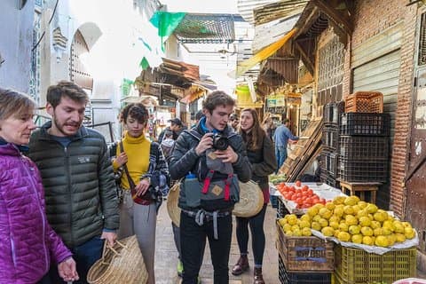 Cours de cuisine inoubliable à Fès avec un local