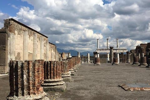 Privattransport nach Pompeji + Mittagessen und Weinprobe 6 Stunden insgesamt