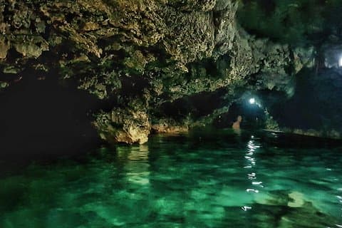 5 Days 4 Nights Mulu Showcaves with Headhunter Trails