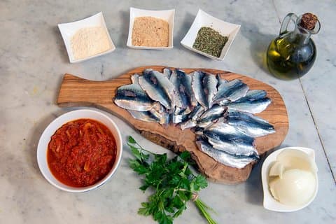 Market tour and lunch or dinner at a local's home in Modica