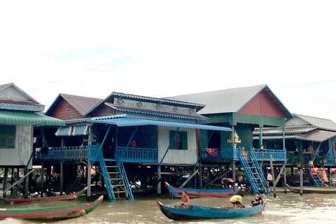 Aldeia flutuante privada Kompong Pluk Meio dia de Siem Reap
