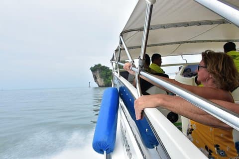 Ao Nang till Phuket av Green Planet Speed ​​Boat via Koh Yao Islands