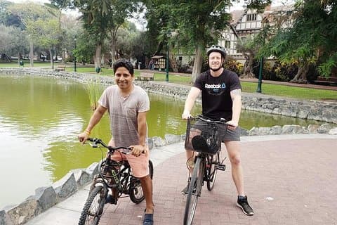 Walking Tour to Miraflores and Barranco with a beer
