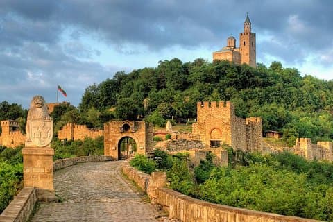 Tsarevets in Veliko Tarnovo und Ethnografischer Komplex von Etar