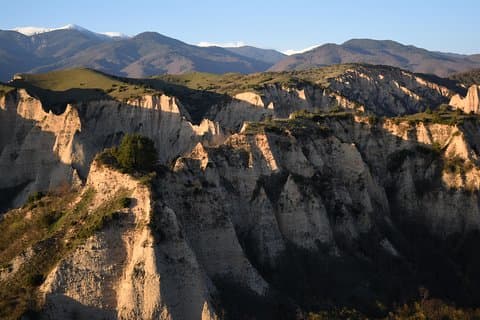 Desde Sofía: el monasterio de Rozhen y Melnik con degustación de vinos.