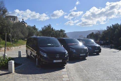 Traslado privado de llegada al aeropuerto de Atenas con Meet & Greet