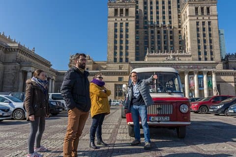 Varsovie : Visite du communisme dans une fourgonnette socialiste originale