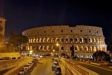 Tour privado de Roma por la noche en automóvil