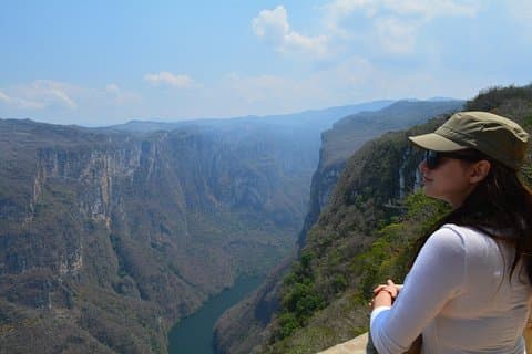 視点とTuxtlaGutiérrezからのSumidero Canyonへのクルーズ