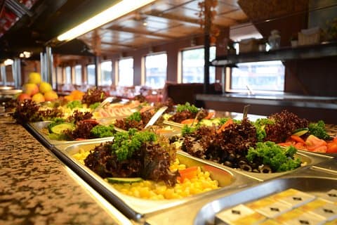 Prag - aftentur og sejltur med middag på Vltava-floden