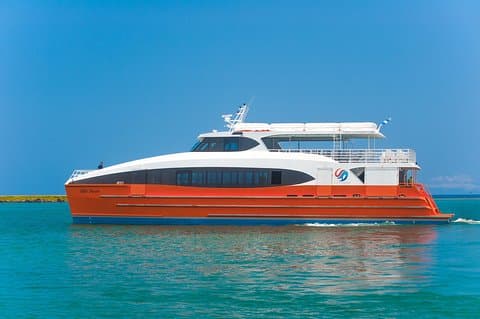 Traslados por tierra y boleto de ferry a Utila o La Ceiba