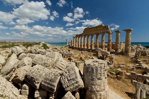 Full-day Excursion to Selinunte and Castelvetrano from many towns