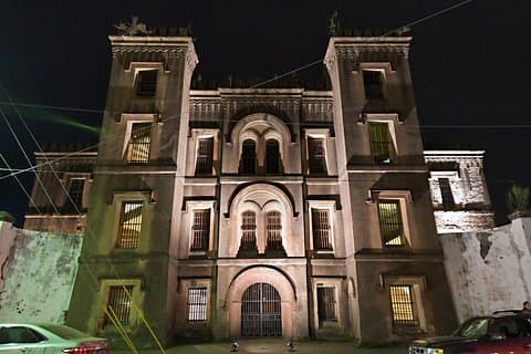 Tour notturno a piedi della prigione stregata di Charleston con ingresso alla prigione della città vecchia