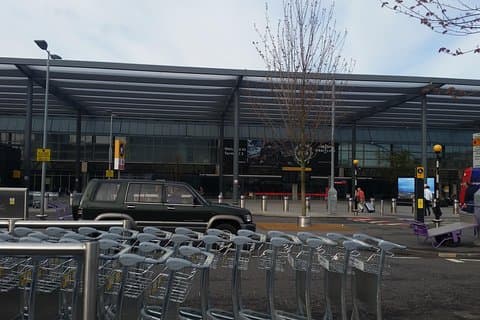 ヒースロー空港からガトウィック空港への専用送迎