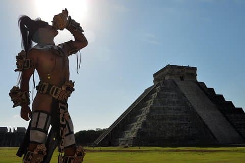 Oplev det gamle mayaliv ved Chichen Itza-ruinerne og 2 cenoter
