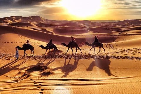 Viaggio di 4 giorni da FEZ a MARRAKECH e passare 2 notti a MERZOUGA
