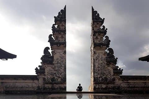 Bali Instagram Tour : Heaven Gate Tour - Tirta Gangga - Tukad Cepung Waterfalls
