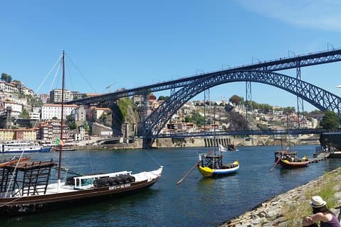 Private Transfer from Lisboa to Porto with 2 stops