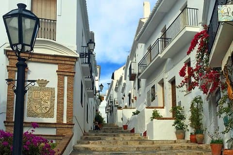 Halv-privat tur til Frigiliana og The Lost Village med frokost inkluderet