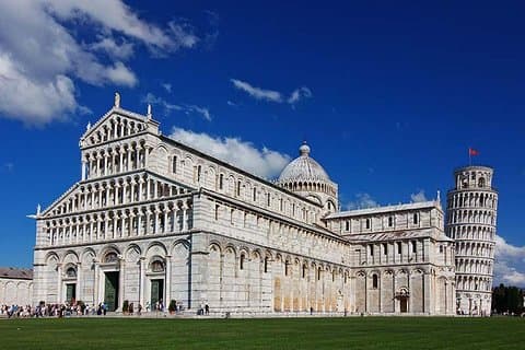 Livorno Shore Excursion: Pisa, Lucca and wine experience Private Day Trip