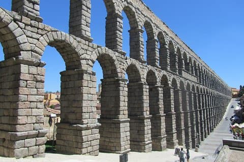 Segovia mit Weingut und Verkostung in kleiner Gruppe ab Madrid