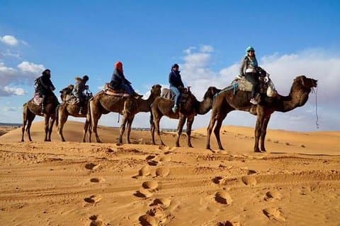 Från Marrakech till Fes genom Desert of Merzouga: Delad