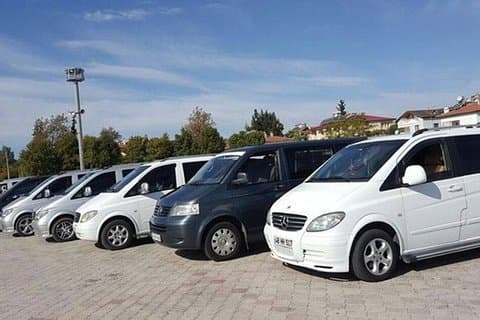 Agra to Delhi airport transfer by air-conditioned car