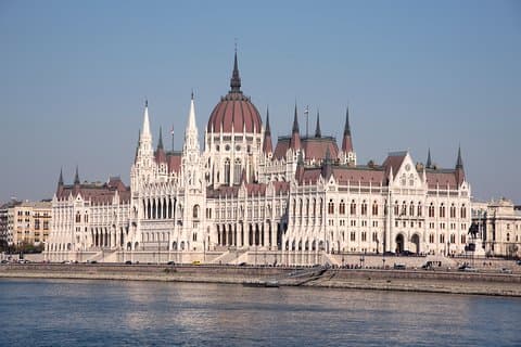 Visita guiada de medio día a la Gran Ciudad de Budapest con visita al Parlamento