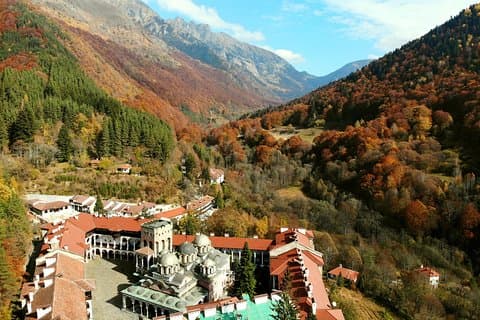 Dagstur til Rila kloster, fottur til grotten St. John og Boyana kirke