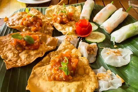 Hoi An Night Market - Excursões de comida de rua na cidade antiga à noite