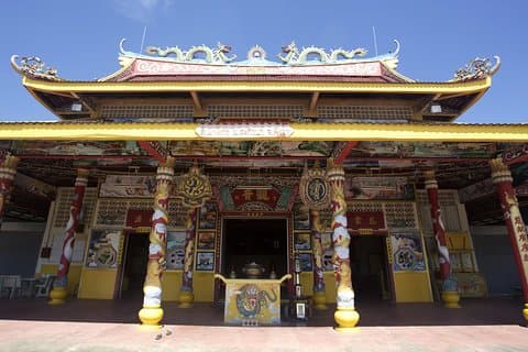 Private Tour: Local Life Experience at Takuapa Old Town