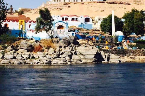 Voyage privé dans le village nubien en bateau à moteur à Assouan