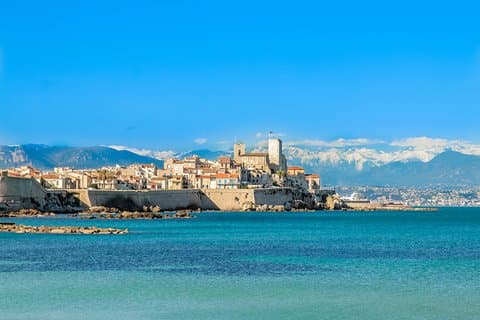 Tour privado de meio dia de Antibes e St Paul DE Vence