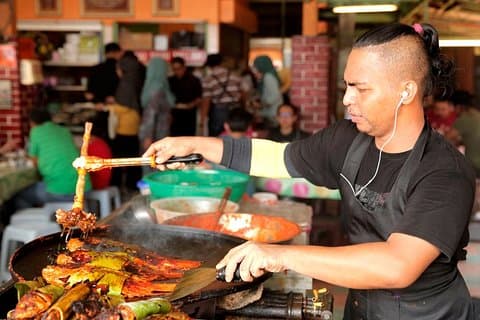 Sambal Gegrillte Street Food Stadtrundfahrt mit professionellem Tourguide