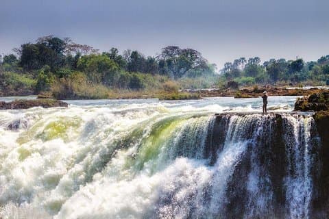 Visite guidée des chutes Victoria du côté de la Zambie et du Zimbabwe