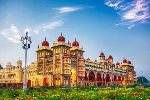 Mysore and the Fine Palace of Tipu Sultan with Private Transfer