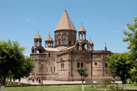Transportverhuur naar Echmiadzin, Zvartnots, Khor Virap, Garni, Geghard