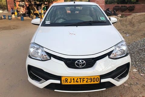 Privat transport: Jaipur til New Delhi Drop in AC Vehicle